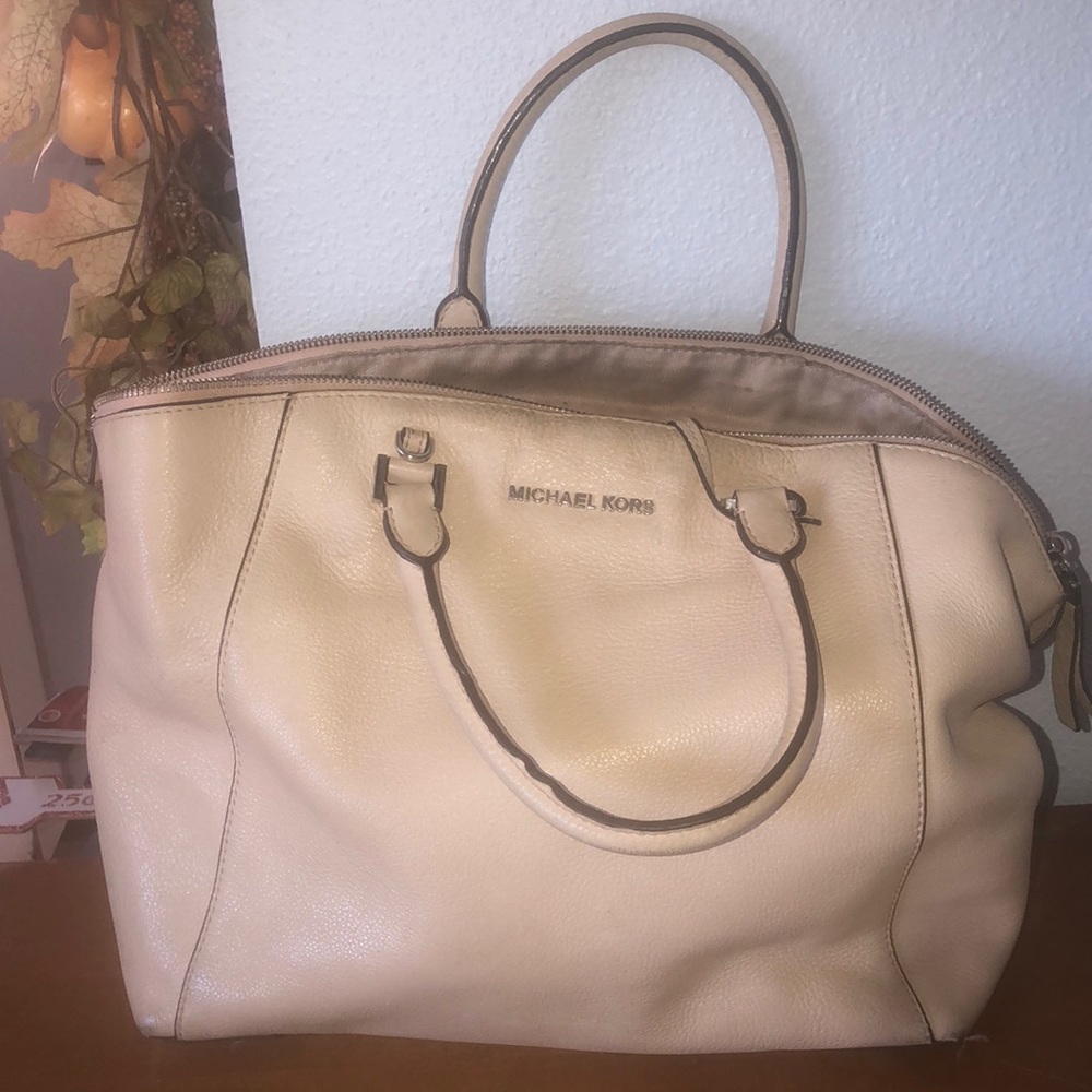 Michael Kors handbag - Picture 1 of 5